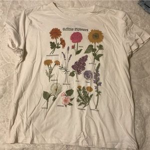 XL. White and more. Brand: Mighty Fine. short sleeve tee